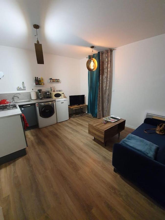 Charmant Petit F1 Apartment Tain-l'Hermitage Exterior photo